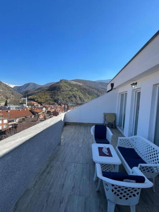 프리즈렌 Penthouse With Castle View 아파트 외부 사진