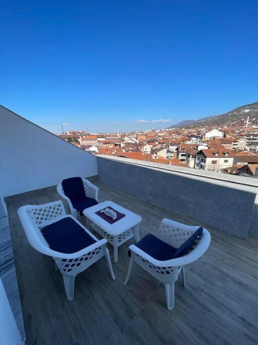 프리즈렌 Penthouse With Castle View 아파트 외부 사진